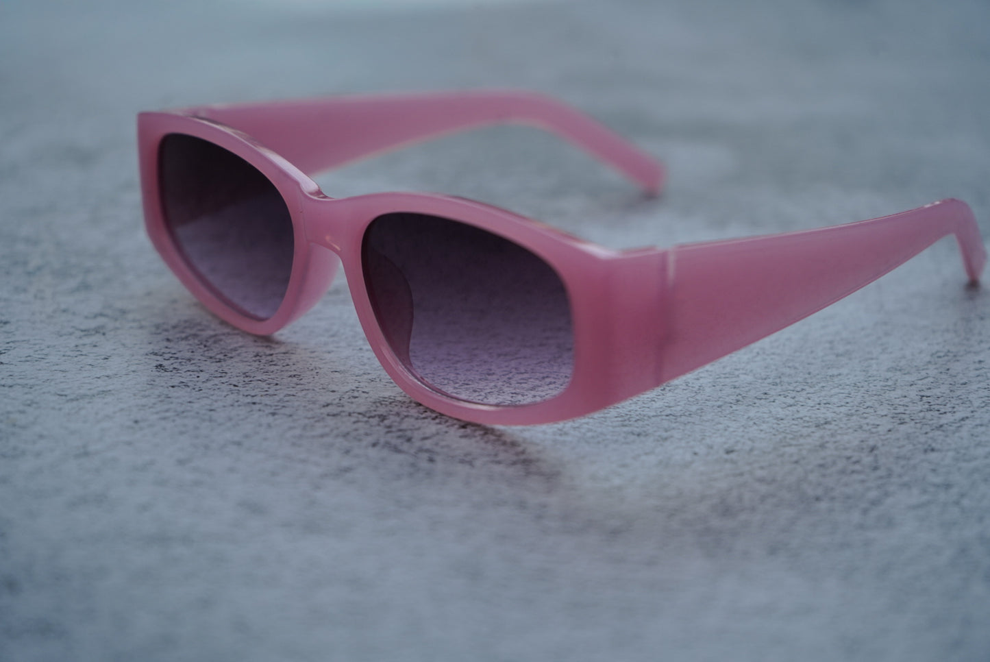 Adult polarized pink oval sunglasses