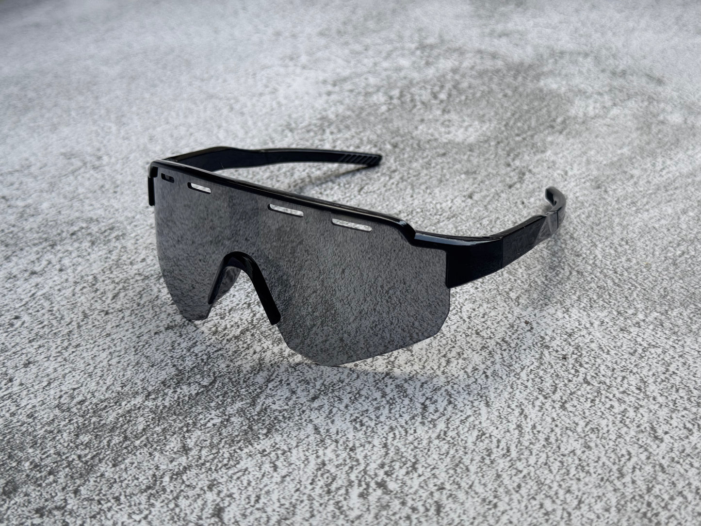 Black/silver cycling sunnies