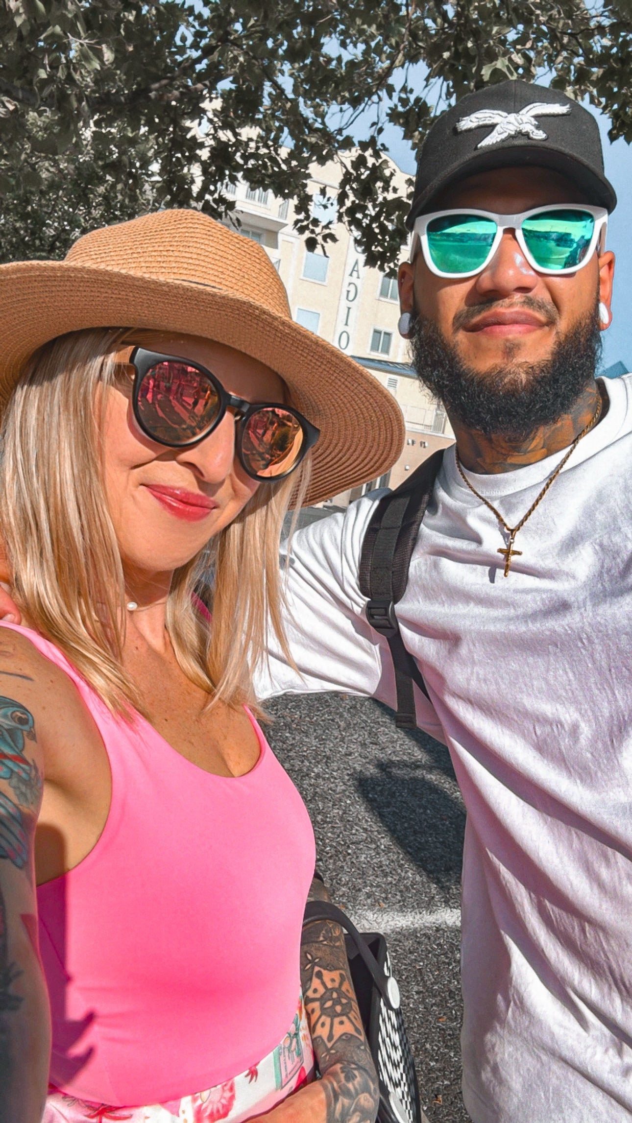 Adult polarized white mirrored wayfarers