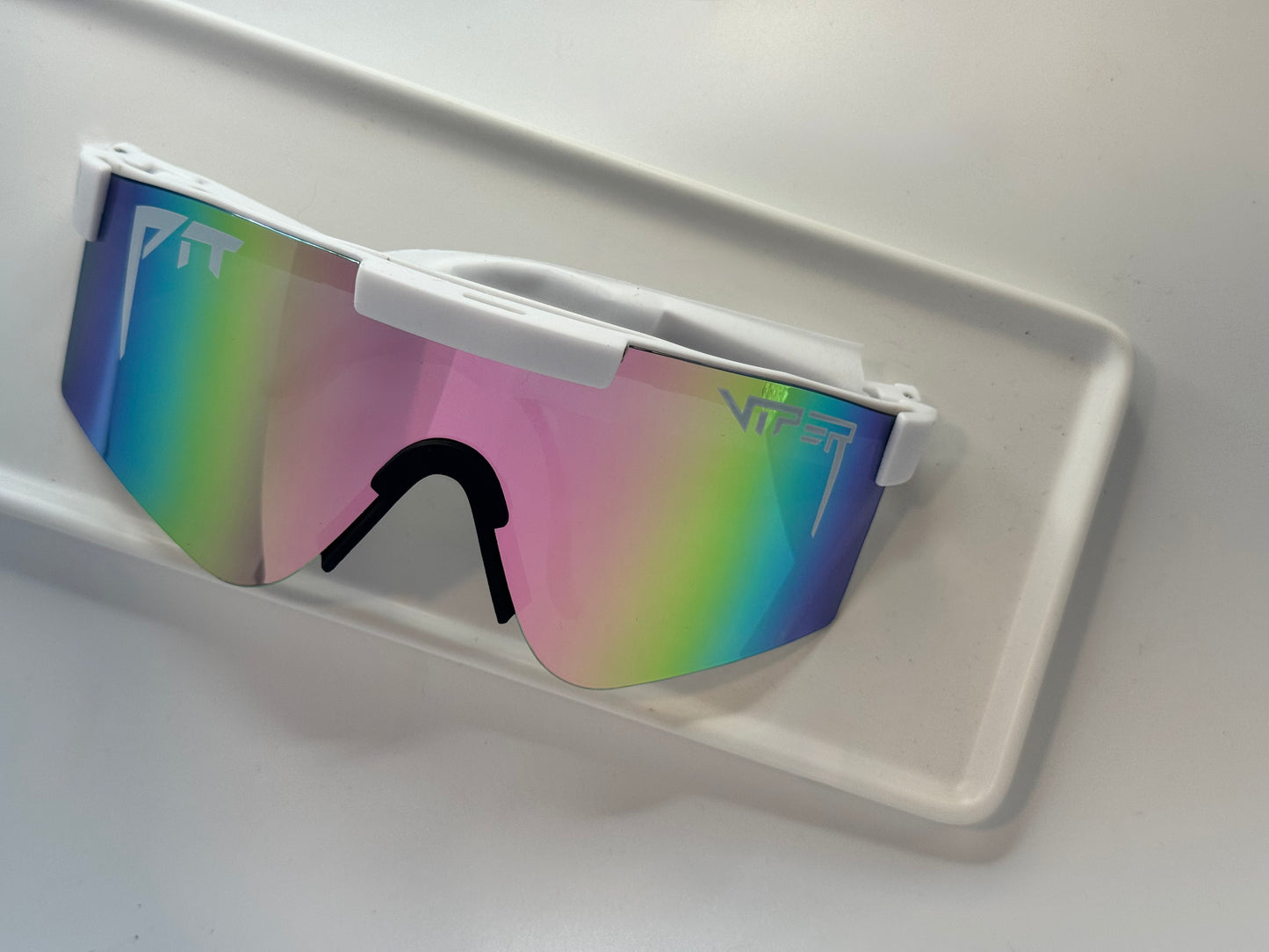 Adult white pit vipers w/ rainbow lens