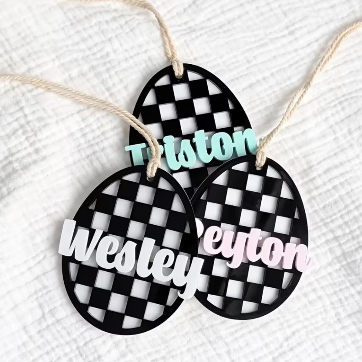 Checkered gift tags