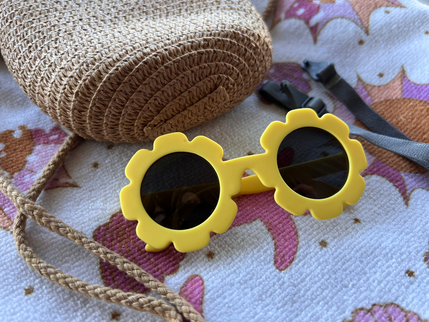 Yellow Infant polarized flower sunnies