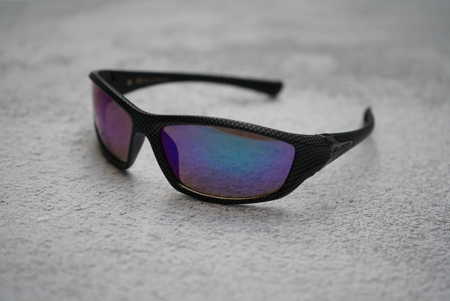 Mirrored speckled wrap around sports sunnies