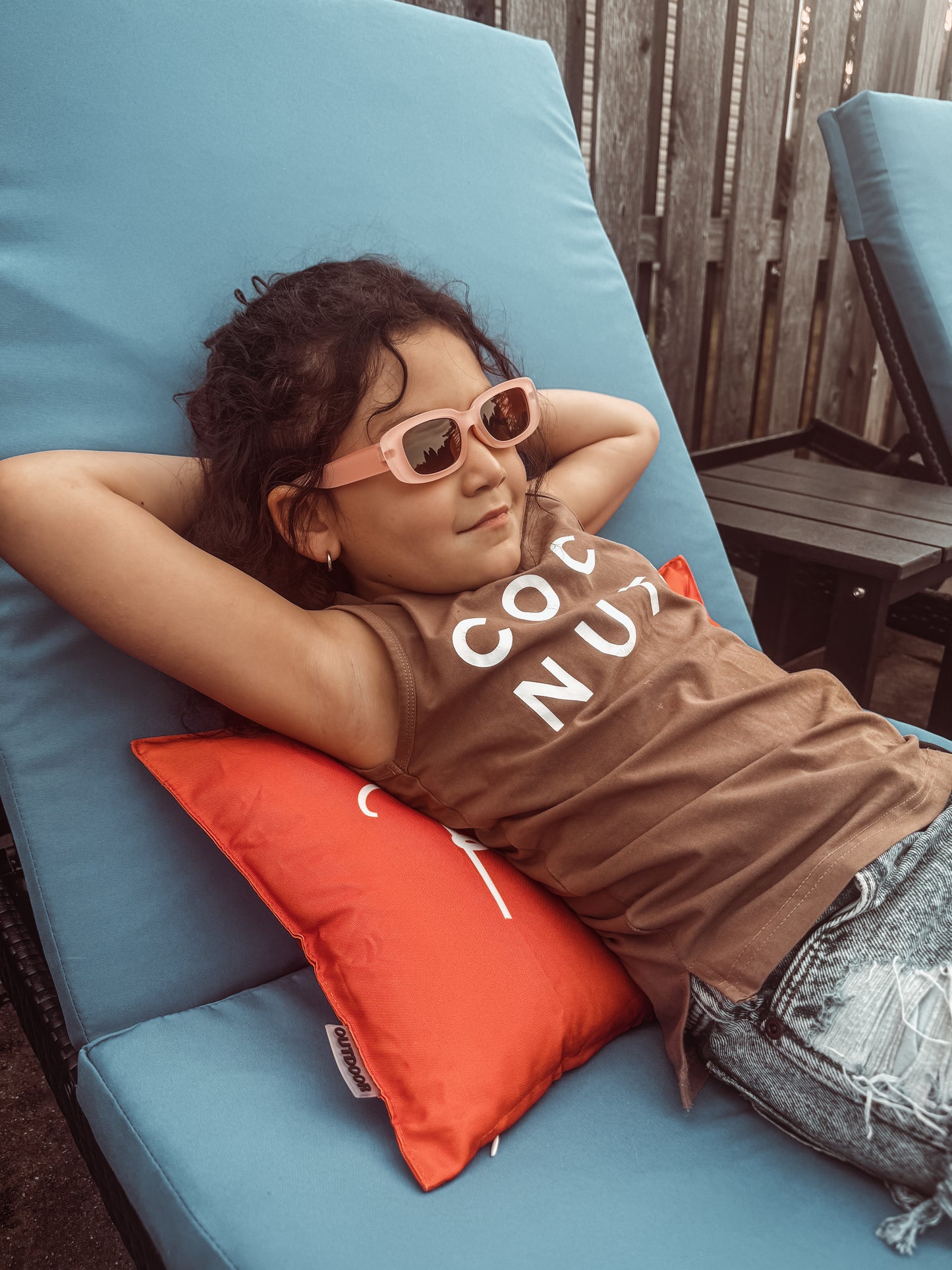 Kid’s leopard or pink oval sunnies