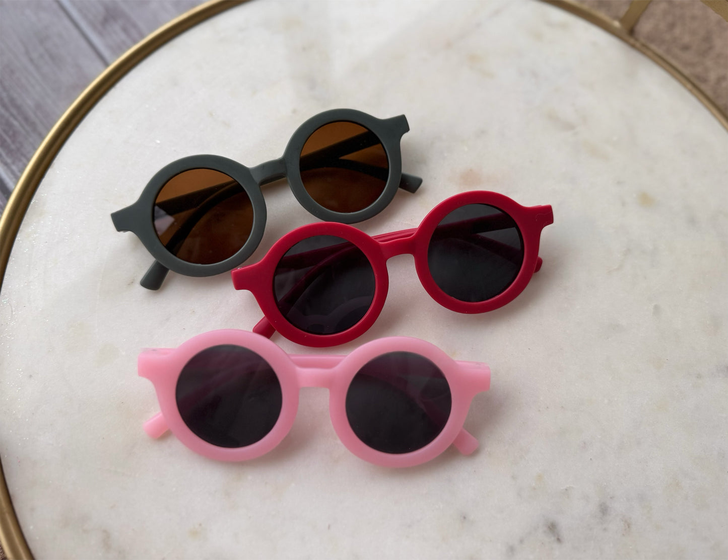 Classic round Christmas sunnies