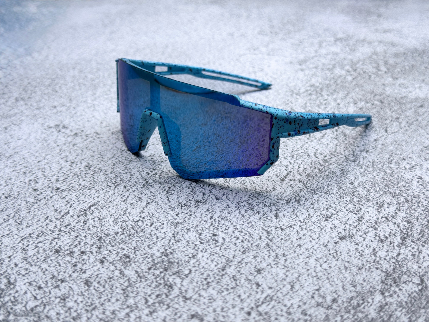Blue speckled sports sunnies
