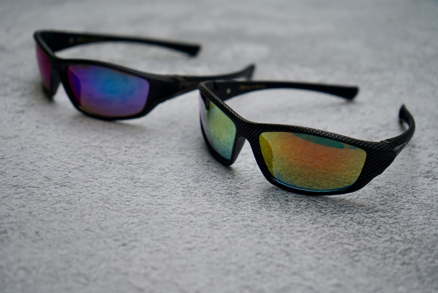 Mirrored speckled wrap around sports sunnies