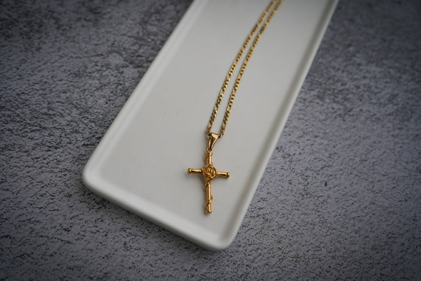 Rose cross on 4mm stainless steel gold figaro