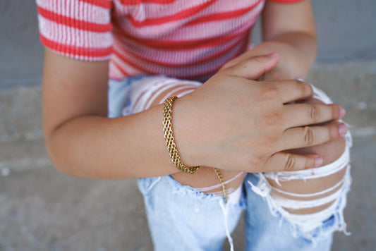 Women’s woven strap stainless steel bracelet with lobster clasp ( gold or silver)