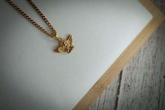 Cupid on choice of stainless chain
