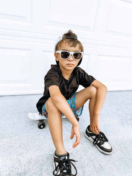 Wayfarer sunnies (multiple colors)
