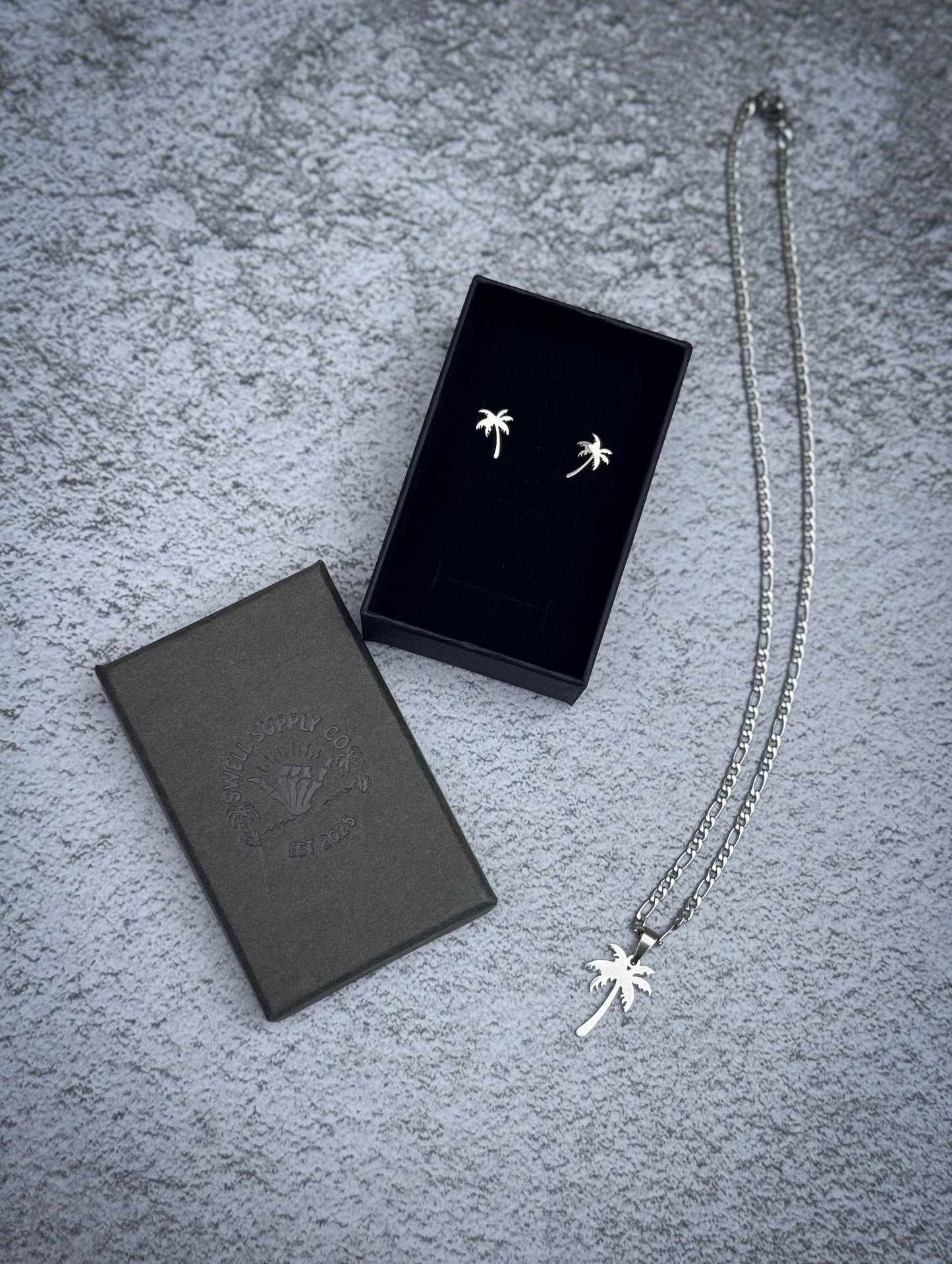Palm tree on 3mm stainless steel figaro